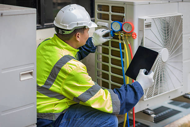 Professional Hvac technician working in Perryville, MO